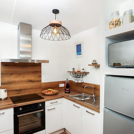 Апартаменти Le Pied A Terre De La Cite - Parking Au Pied De La Cite Каркассонн Екстер'єр фото