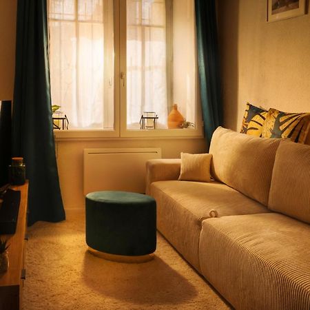 Апартаменти Le Pied A Terre De La Cite - Parking Au Pied De La Cite Каркассонн Екстер'єр фото