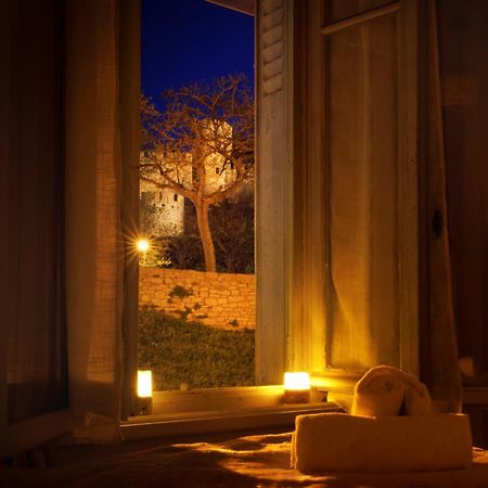 Апартаменти Le Pied A Terre De La Cite - Parking Au Pied De La Cite Каркассонн Номер фото