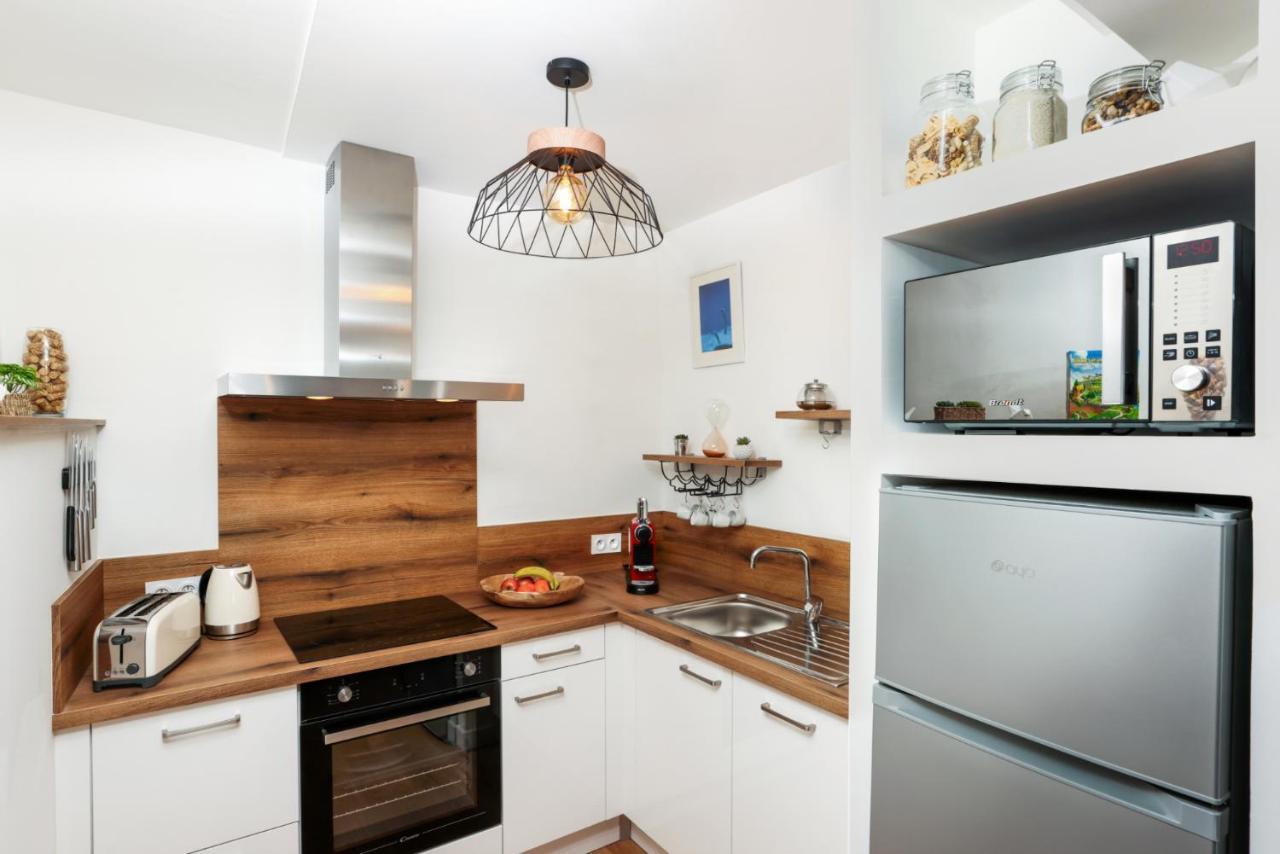 Апартаменти Le Pied A Terre De La Cite - Parking Au Pied De La Cite Каркассонн Екстер'єр фото