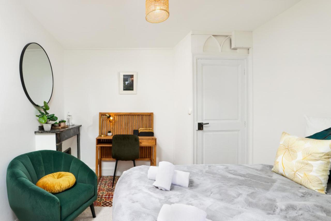 Апартаменти Le Pied A Terre De La Cite - Parking Au Pied De La Cite Каркассонн Екстер'єр фото