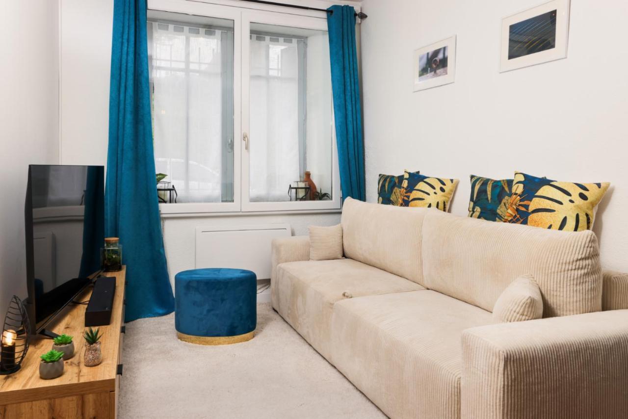 Апартаменти Le Pied A Terre De La Cite - Parking Au Pied De La Cite Каркассонн Екстер'єр фото