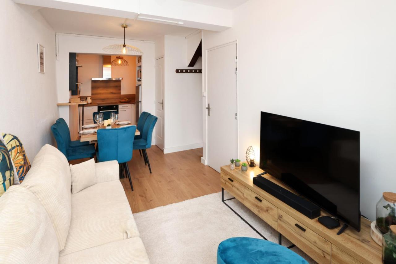 Апартаменти Le Pied A Terre De La Cite - Parking Au Pied De La Cite Каркассонн Екстер'єр фото